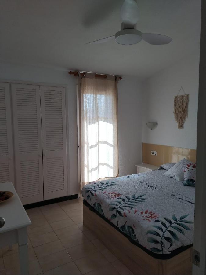 Apartamento con piscina y terraza en Ciutadella, Cala en Blanes Cala'N Blanes  Exterior foto